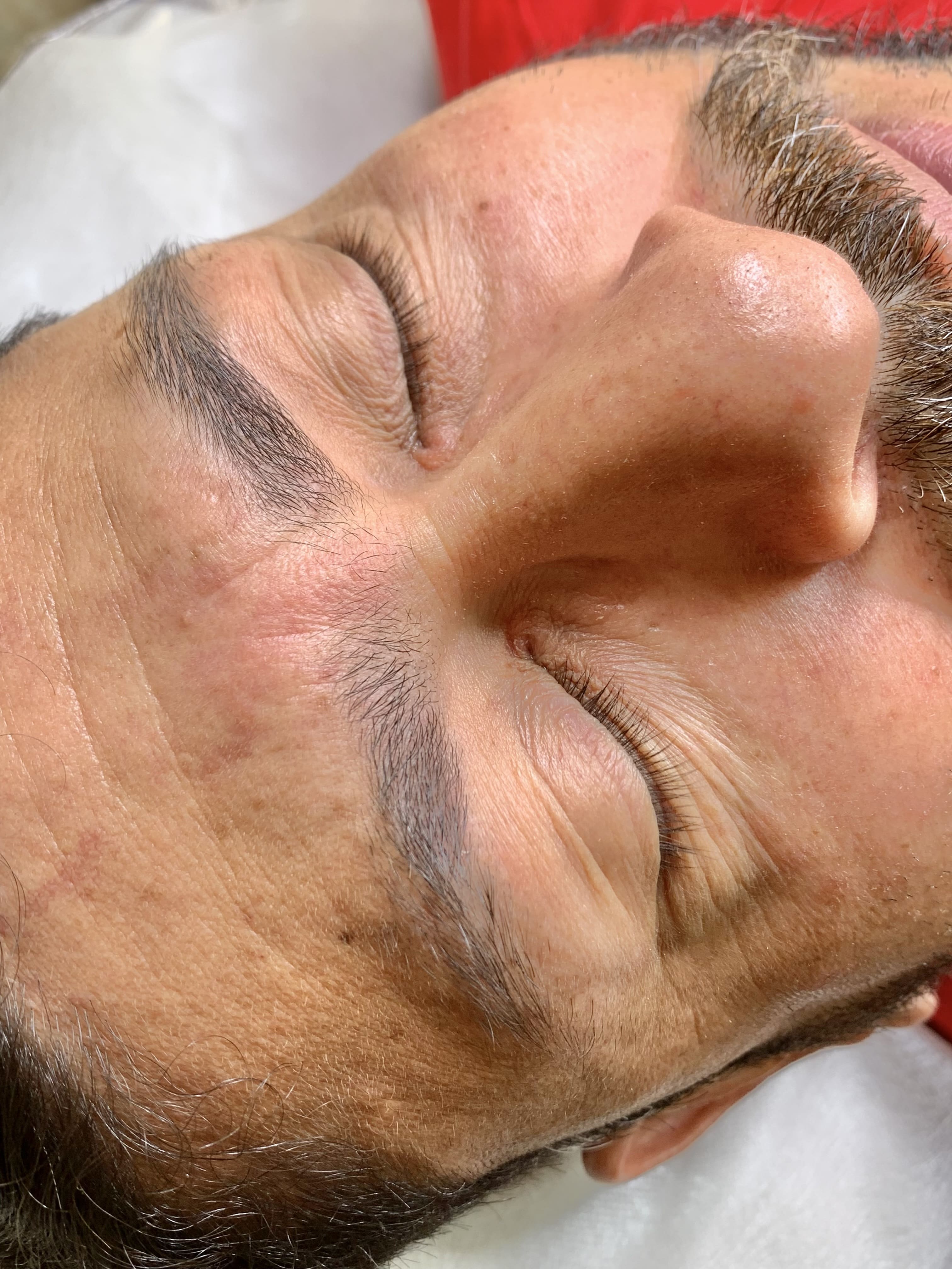 Sutil Brows for Men - Dani Osorio Studio